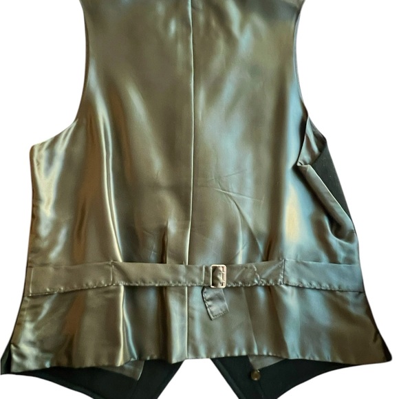 DUNN & CO GREAT BRITAIN…Gorgeous Forest Green Vest 💯 % WOOL - Picture 8 of 10